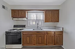 64 Gilbert Ave, Elmwood Park, NJ 07407 - Photo 18