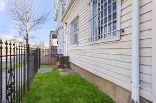 790 S 14th St, Newark, NJ 07108 - Photo 28