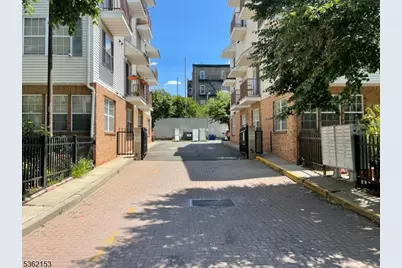 76 Union St, Newark, NJ 07105 - Photo 30