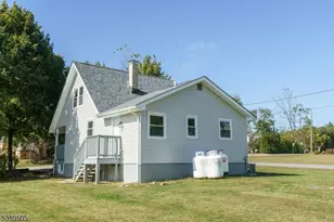 92 Clinton Ave, Mansfield Township, NJ 07865 - Photo 6