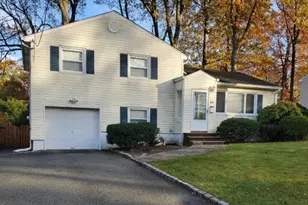 42 Cobblewood Rd, Livingston, NJ 07039 - Photo 2