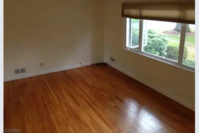 42 Cobblewood Rd, Livingston, NJ 07039 - Photo 4