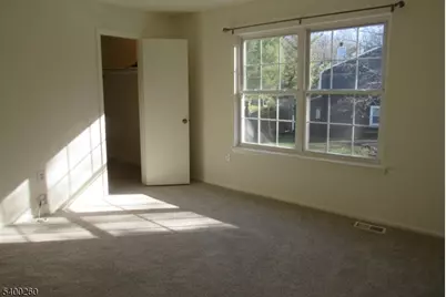 32 Lafayette Ct, North Brunswick Township, NJ 08902 - Photo 16