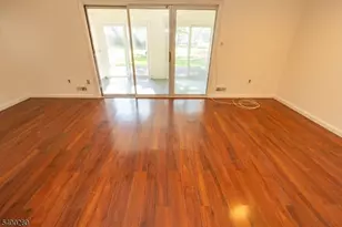 32 Lafayette Ct, North Brunswick Township, NJ 08902 - Photo 10