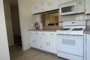 32 Lafayette Ct, North Brunswick Township, NJ 08902 - Photo 4