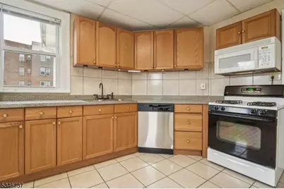 44 Elm St #2, Montclair, NJ 07042 - Photo 12