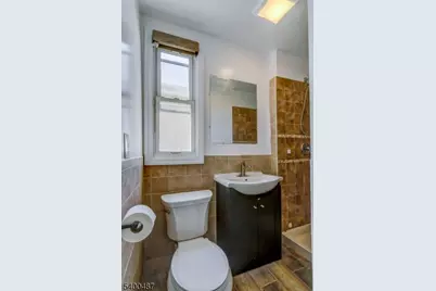 24 Green Ct, Lodi, NJ 07644 - Photo 8