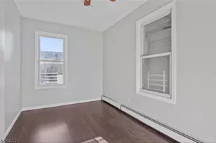 35 McAdoo Ave, Jersey City, NJ 07305 - Photo 8