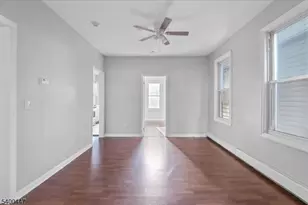 35 McAdoo Ave, Jersey City, NJ 07305 - Photo 4