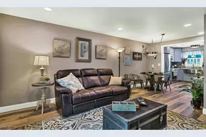 323 Sparrow Ct, Readington, NJ 08887 - Photo 6