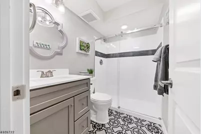 323 Sparrow Ct, Readington, NJ 08887 - Photo 10