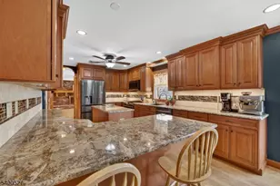 30 Tanglewood Dr, Vernon, NJ 07422 - Photo 4