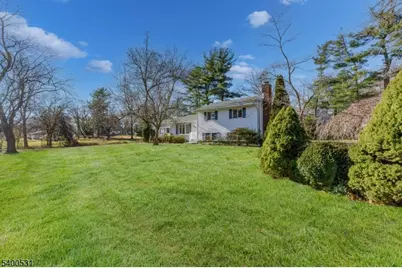 150 Cloverdale Cir, Tinton Falls, NJ 07724 - Photo 14