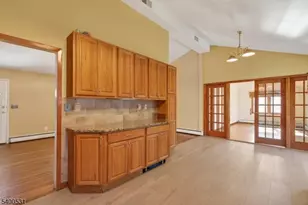 150 Cloverdale Cir, Tinton Falls, NJ 07724 - Photo 18