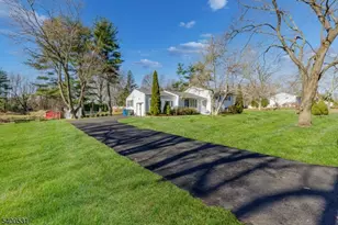 150 Cloverdale Cir, Tinton Falls, NJ 07724 - Photo 12