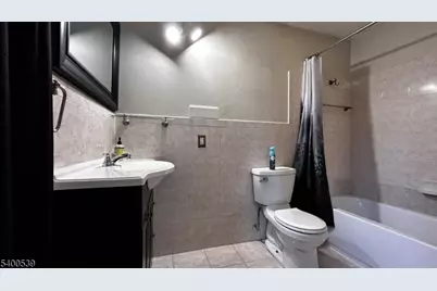 40 Whitby Cir, Franklin Township, NJ 08873 - Photo 10