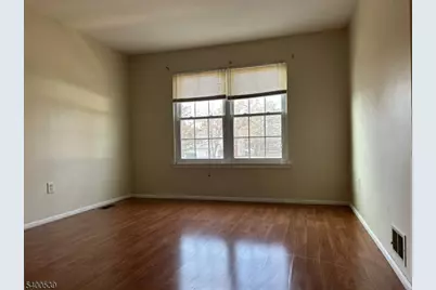 40 Whitby Cir, Franklin Township, NJ 08873 - Photo 12