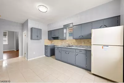 16 Loretta St, Clifton, NJ 07011 - Photo 6