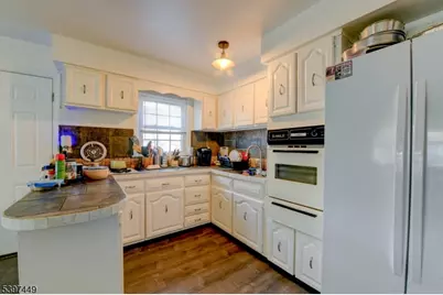 8 Sailer Ct, Elizabeth, NJ 07201 - Photo 6