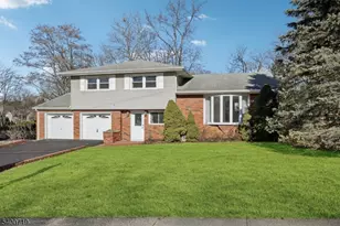 27 Stanford Pl, Wayne, NJ 07470 - Photo 1