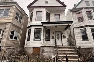 221 Bayview Ave, Jersey City, NJ 07305 - Photo 1