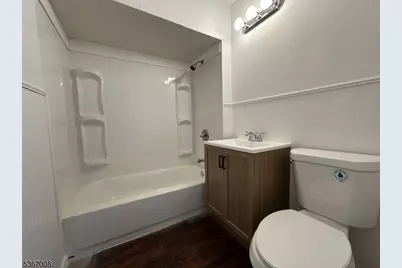 526 Valley Brook Ave, Lyndhurst Township, NJ 07071 - Photo 12