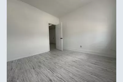 526 Valley Brook Ave, Lyndhurst Township, NJ 07071 - Photo 6