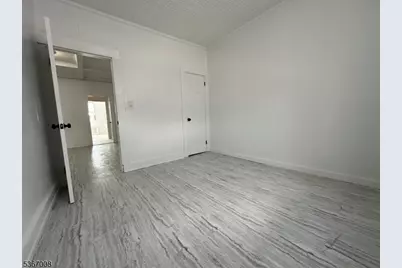 526 Valley Brook Ave, Lyndhurst Township, NJ 07071 - Photo 8