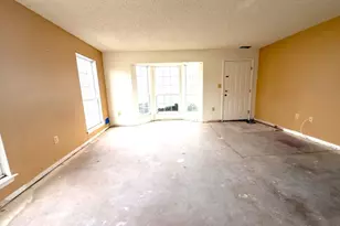 32 Columbus Dr, Franklin Township, NJ 08823 - Photo 4