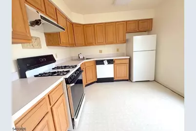 32 Columbus Dr, Franklin Township, NJ 08823 - Photo 8