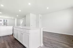 175 Mantoloking Dr, Jackson, NJ 08527 - Photo 4