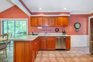 8 Tomahawk Dr, Wayne Twp., NJ 07470 - Photo 8