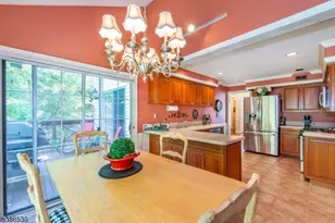 8 Tomahawk Dr, Wayne Twp., NJ 07470 - Photo 12