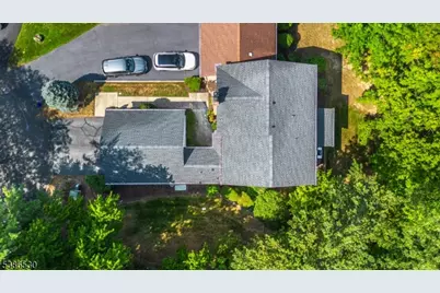 8 Tomahawk Dr, Wayne Twp., NJ 07470 - Photo 32