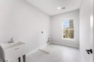 27 Stemmer Dr, Clark Township, NJ 07066 - Photo 20