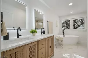 860 Lakeside Dr, Rahway, NJ 07065 - Photo 18