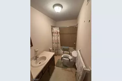 153 S 7th Ave, Manville, NJ 08835 - Photo 4