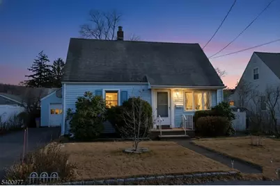 72 Burnside Pl, Wanaque, NJ 07420 - Photo 2