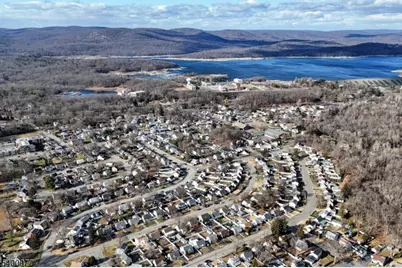 72 Burnside Pl, Wanaque, NJ 07420 - Photo 26