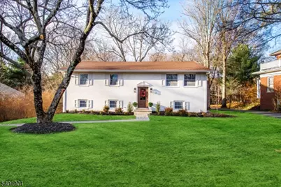 4 Barberry Rd, Morris Township, NJ 07960 - Photo 2