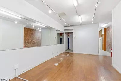 15 Warren St, Newark, NJ 07102 - Photo 4