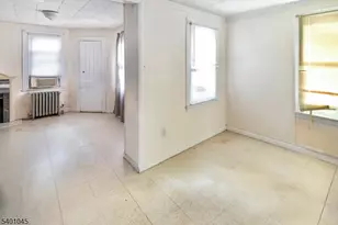 22-24 Kensington Pl, East Orange, NJ 07017 - Photo 8