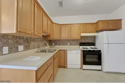 520 Victor St #42, Saddle Brook Township, NJ 07663 - Photo 8