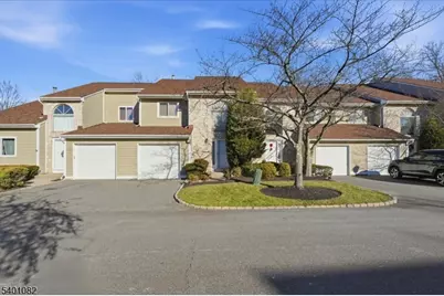 137 Castle Ridge Dr, East Hanover Township, NJ 07936 - Photo 1