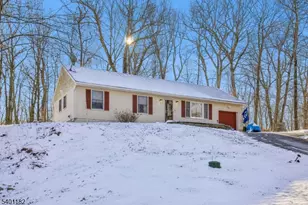 26 Acorn Dr, Vernon, NJ 07422 - Photo 2