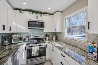 26 Acorn Dr, Vernon, NJ 07422 - Photo 6