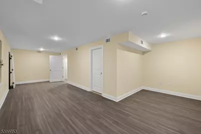 371 Chadwick Ave, Newark, NJ 07112 - Photo 4