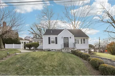 4 Brookview Dr, Woodland Park, NJ 07424 - Photo 1