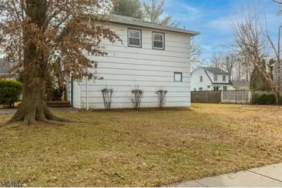 4 Herbert Pl, West Caldwell, NJ 07006 - Photo 4