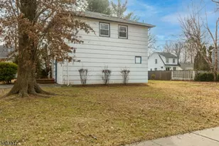 4 Herbert Pl, West Caldwell, NJ 07006 - Photo 4